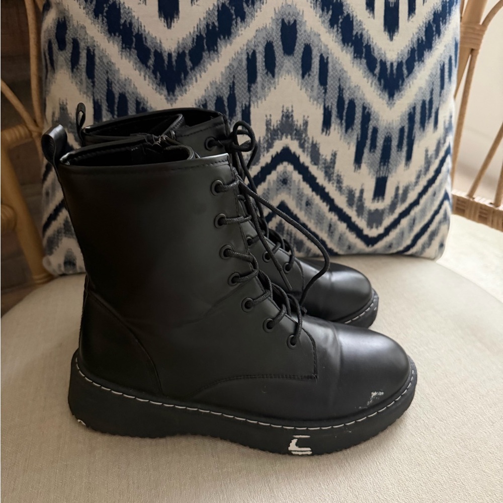 Rogue Black Combat Boots